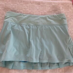 Lulu Lemon - Pace Setter Skort  size 4. Sea foam green